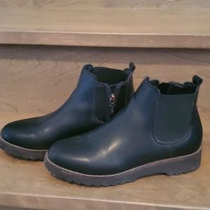 Size 7- Blondo Rio college ankle boots